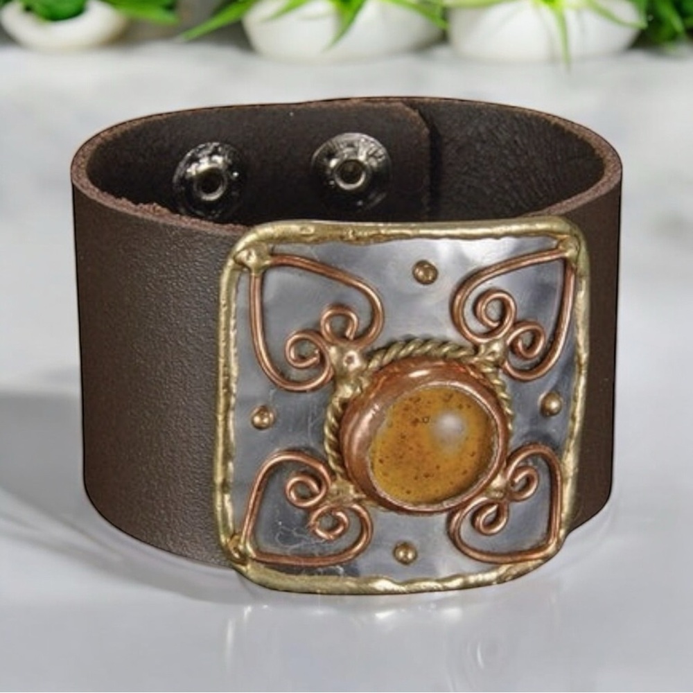 Handmade Genuine leather bracelet with Heart Shape mixed metals and Gemstone